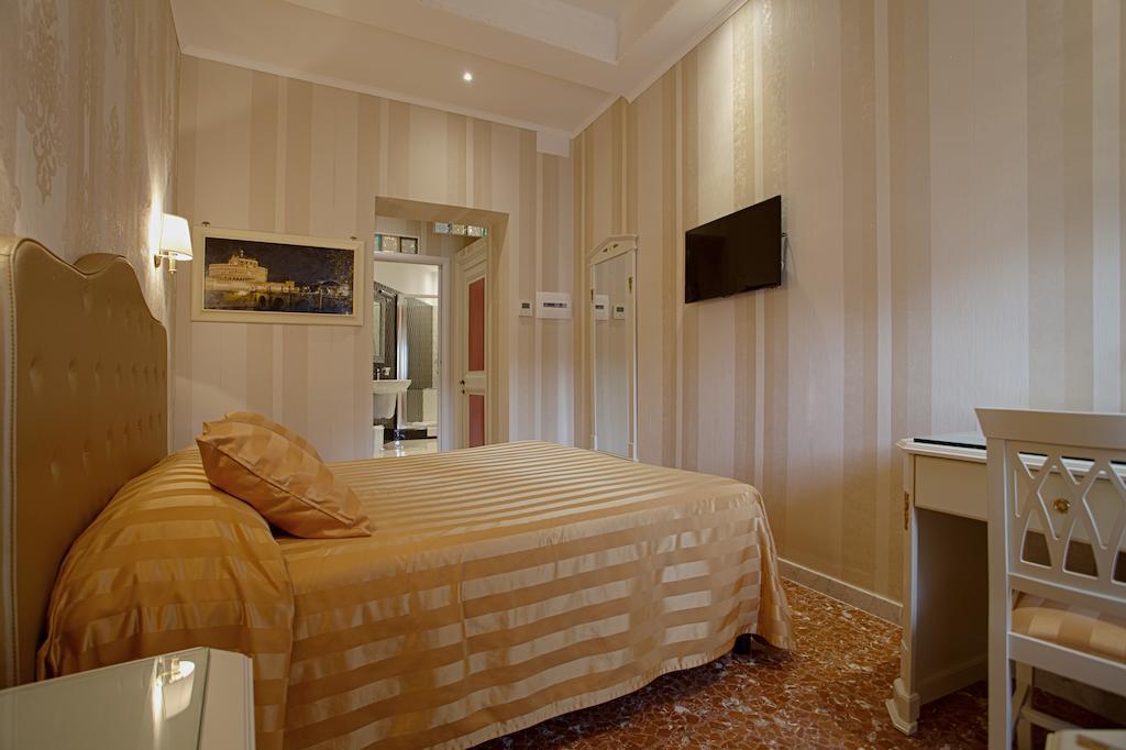 Navona Queen Rooftop Gasthof 2*